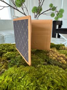 Men's Wallet w/ Screen