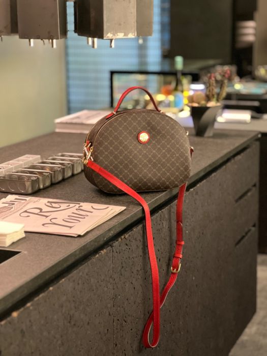 Dome Crossbody Bag - RIONI ®
