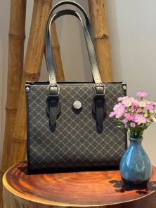 Shoulder Tote