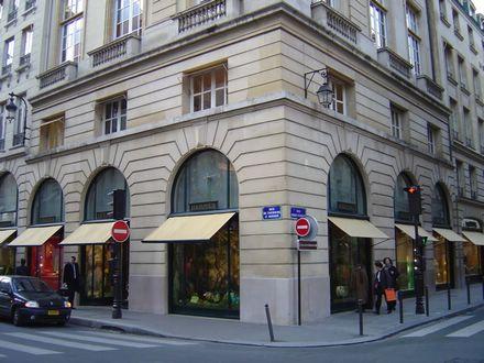 Hurry Up and Wait: Buying a Hermes Bag from the Flagship Store