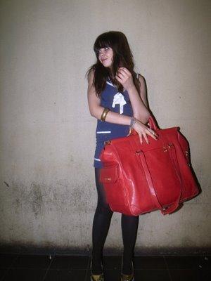 Ladies Beware of Big Handbags!