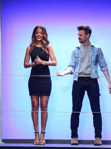 Rihanna Fashion Line (River Island) Launches in UK