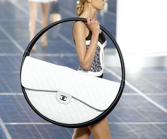 Chanel - Hula-hoop Handbag for Spring 2013
