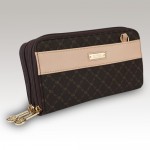 Rioni’s Dual Zip Wallet Organizer