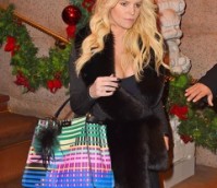 Celebrities Who Aren't Ready to Give Up Their Oversized Handbags